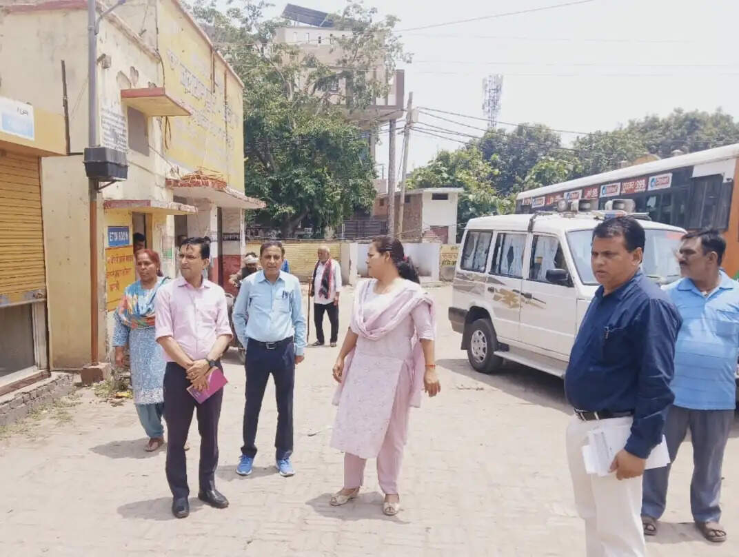 बलरामपुर में तेज धूप व लू से बचाव को लेकर प्रमुख स्थानों पर लगाए जाएंगे ग्रीन शेड, पेयजल की रहेगी व्यवस्था