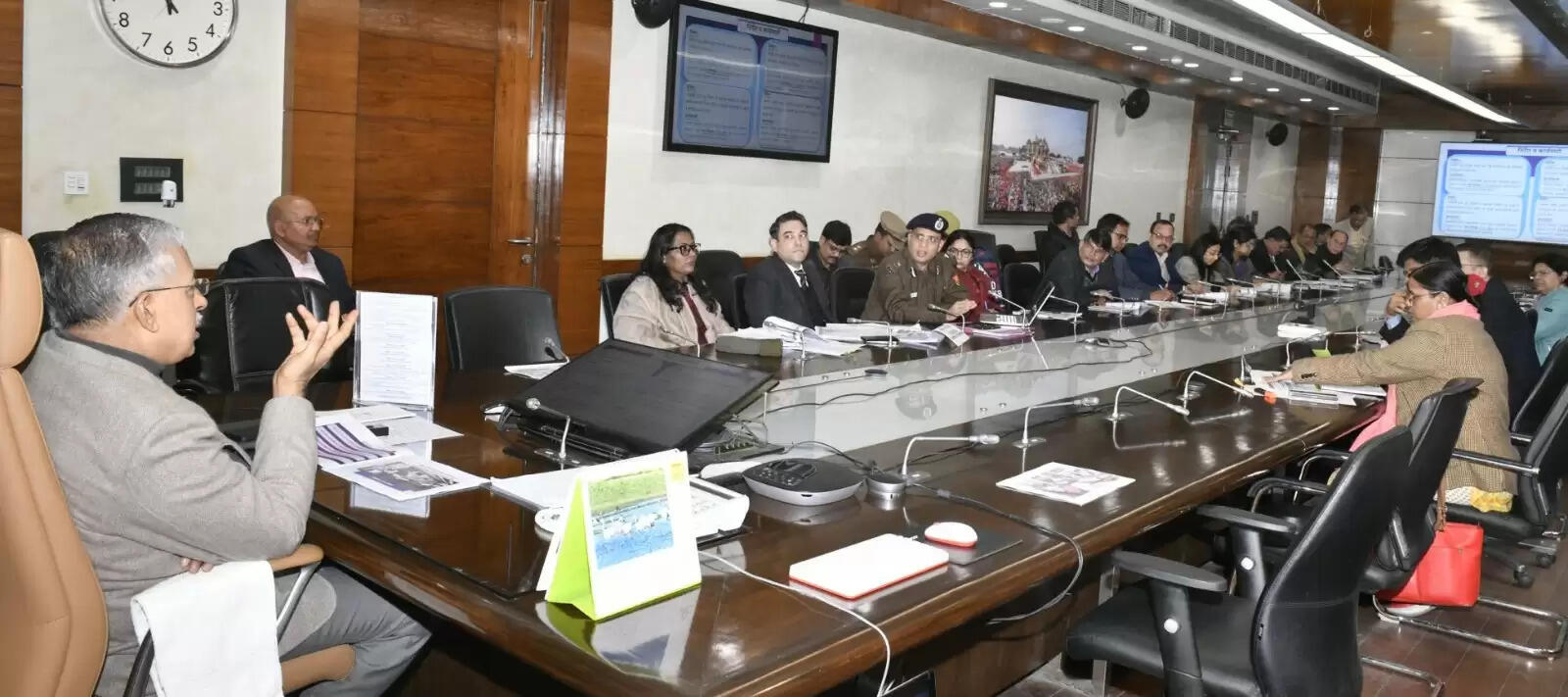 अवैध मादक पदार्थों की तस्करी, सेवन एवं विक्रय पर लगाएं अंकुश : मुख्य सचिव