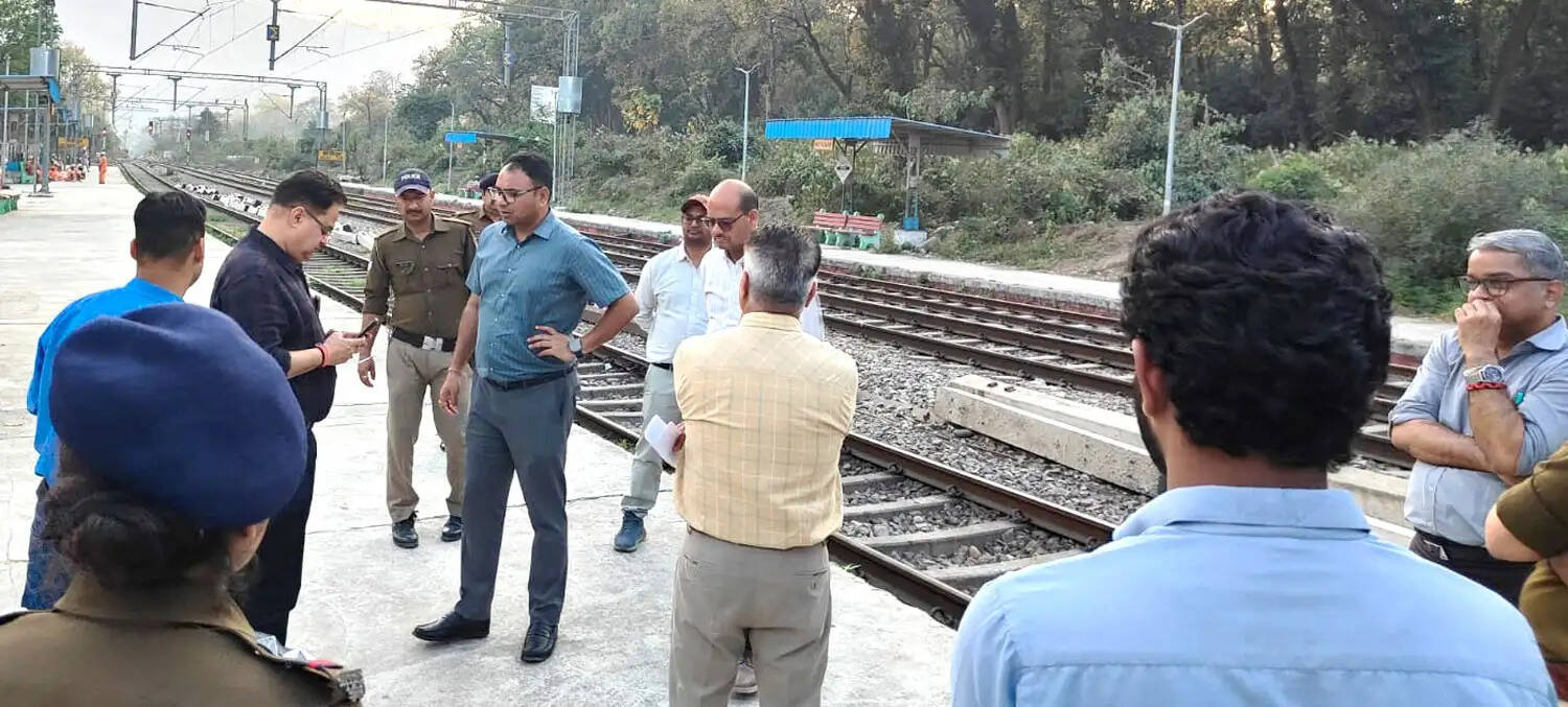 कुंभ मेले की तैयारियां तेज, मोतीचूर रेलवे स्टेशन पर यात्री सुविधाओं को किया जाएगा सुदृढ़