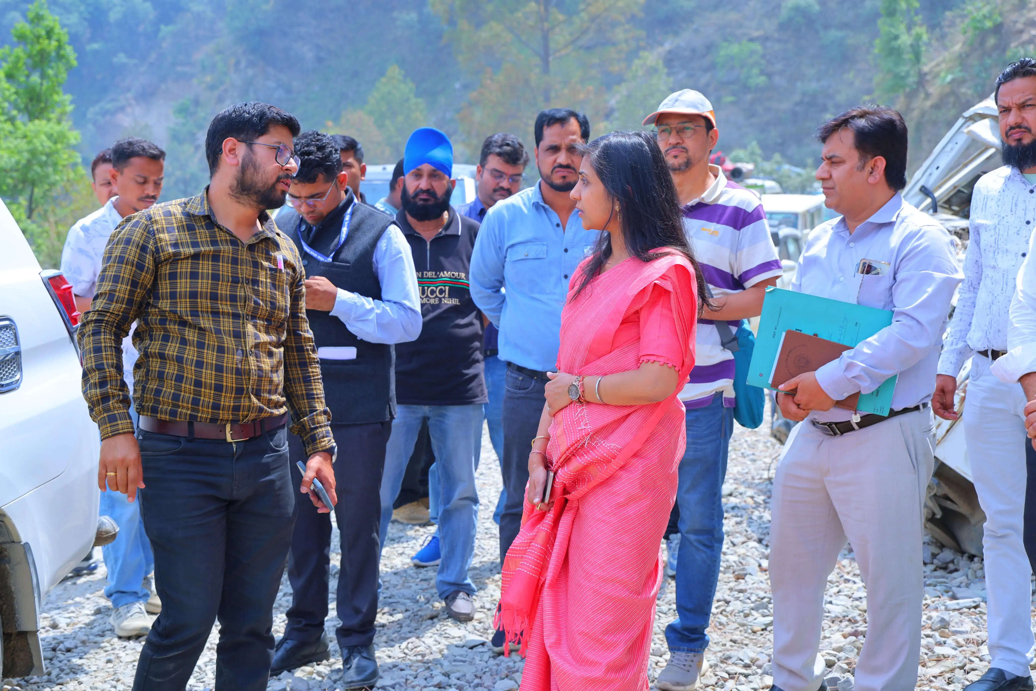 जिलाधिकारी ने लैंसडाउन-जयहरीखाल क्षेत्र का किया निरीक्षण, गुणवत्ता और स्वच्छता पर दिया जोर