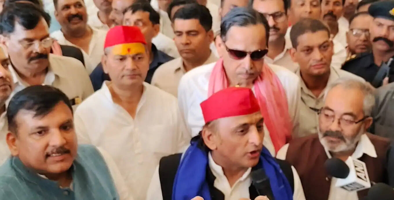 बिजली विभाग के स्मार्ट मीटर 'प्री-पीड़ा' देने वाले हैं : अखिलेश यादव