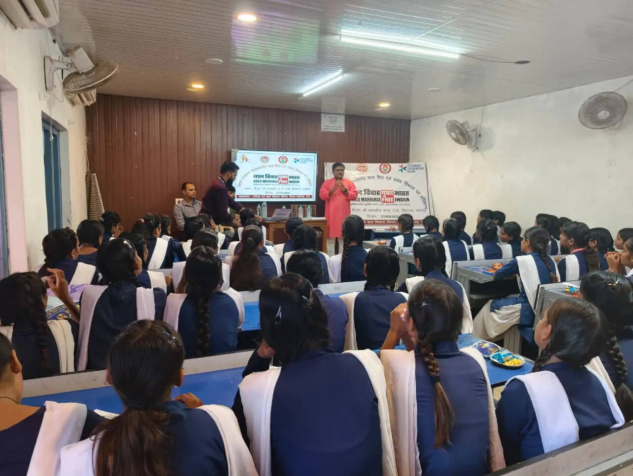 राजगढ़ः छात्राओं को सुरक्षित और असुरक्षित स्पर्श में बताया अंतर, बाल अधिकारों की दी जानकारी