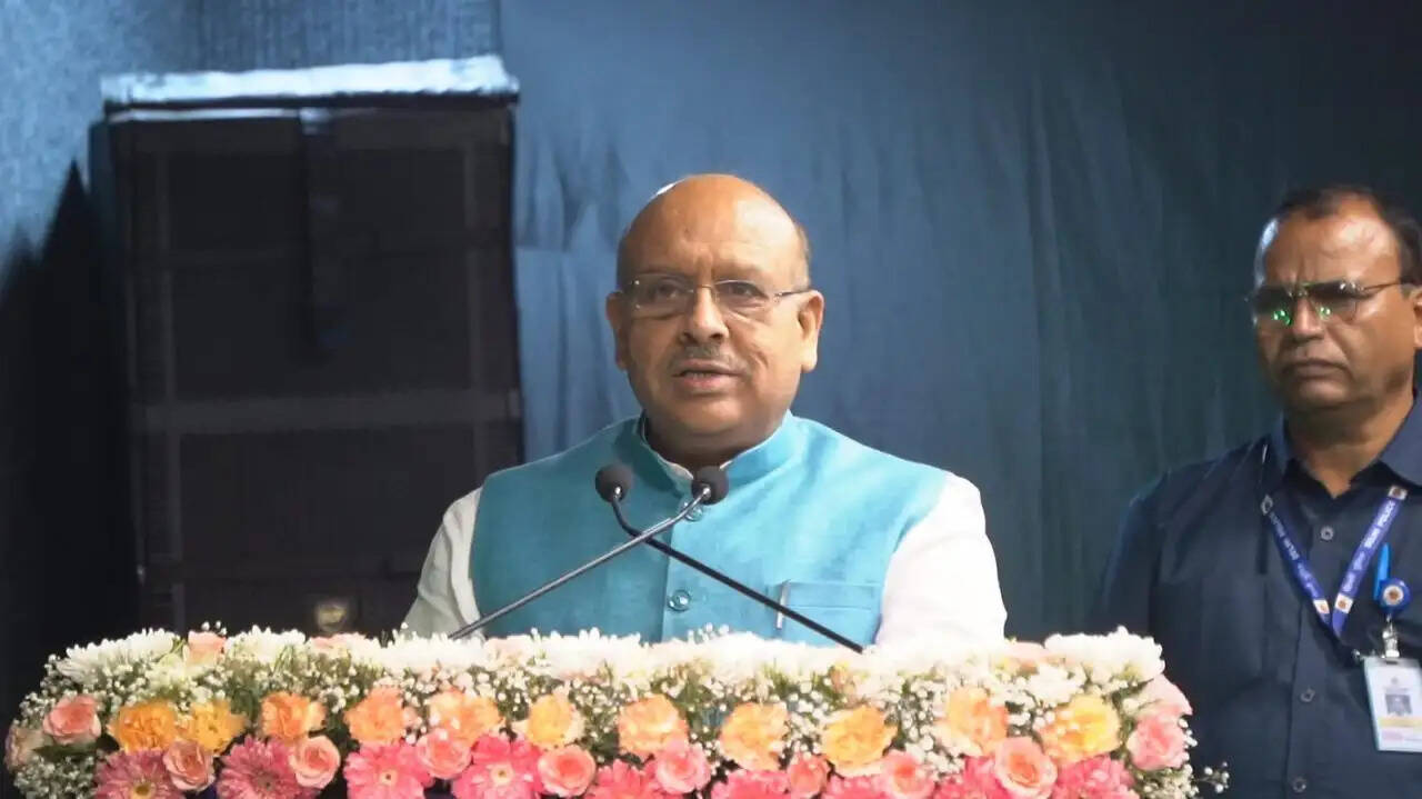 विश्वविद्यालयों को सार्वजनिक नीति और सतत जीवनशैली के मॉडल तैयार करने में सक्रिय भागीदार बनना होगा : विजेंद्र गुप्ता
