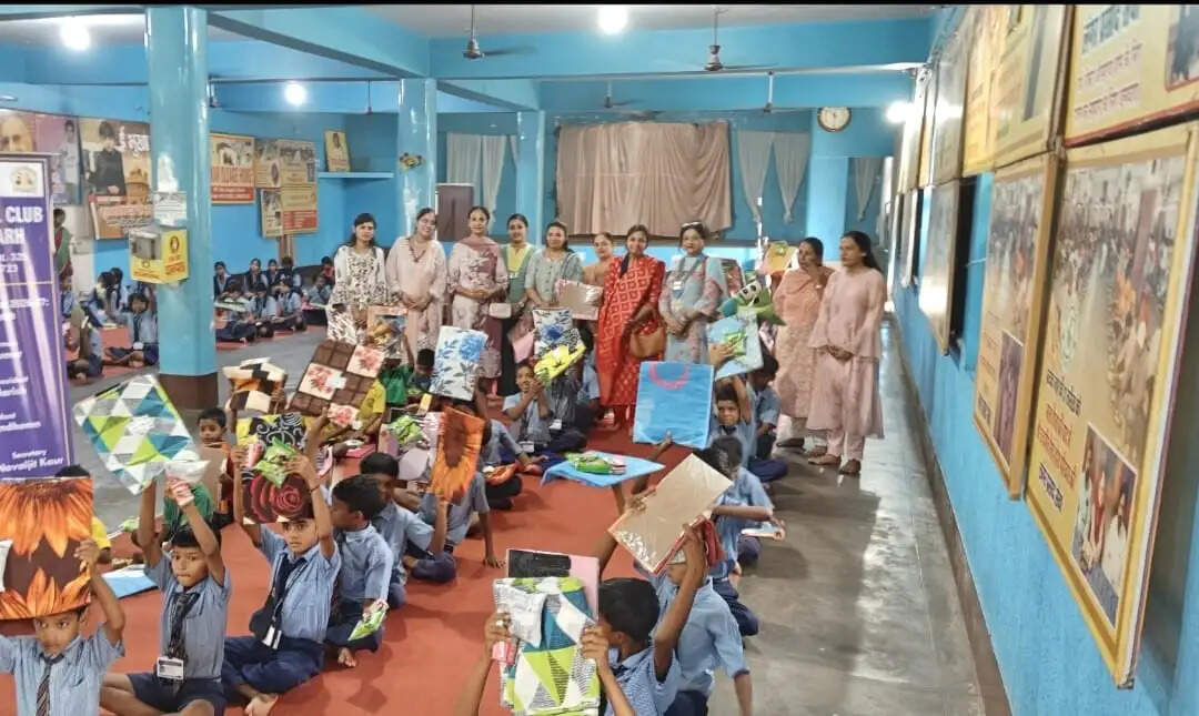 अनाथालय के बच्चों में इनर व्हील क्लब ने बांटी सामग्री