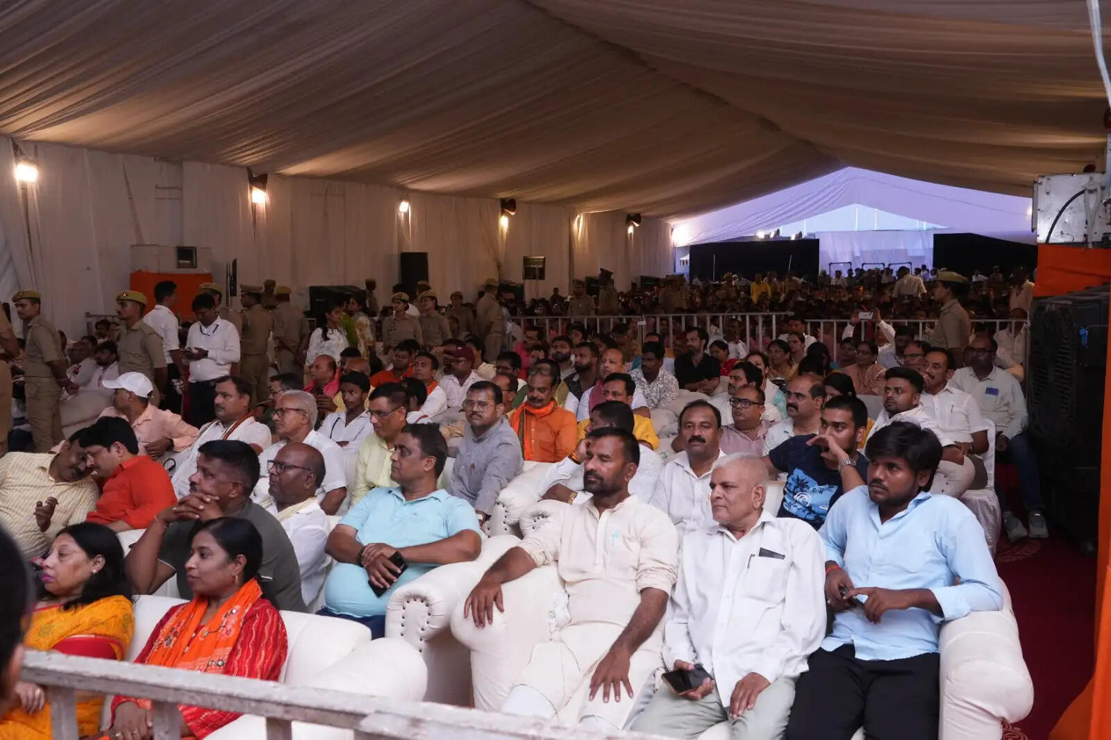 स्वस्थ रहने के लिए स्वस्थ व स्वच्छ आहार-विहार आवश्यक : मुख्यमंत्री याेगी