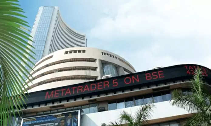 Market recovers after initial fall, rise in Sensex and Nifty