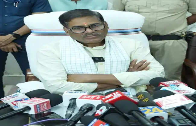 प्रधानमंत्री के आह्वान पर मंत्री डॉ प्रमोद कुमार ने अपनाई ईंधन बचत की पहल
