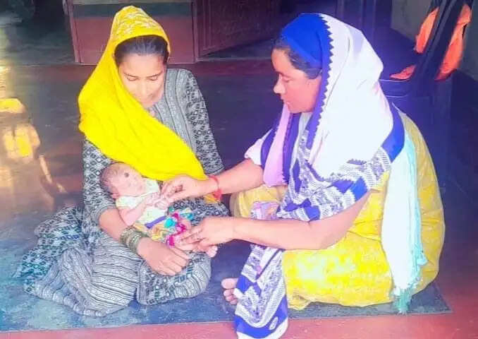 नवजात की परेशानी को आशा ने पहचाना, समय पर इलाज से बची जान