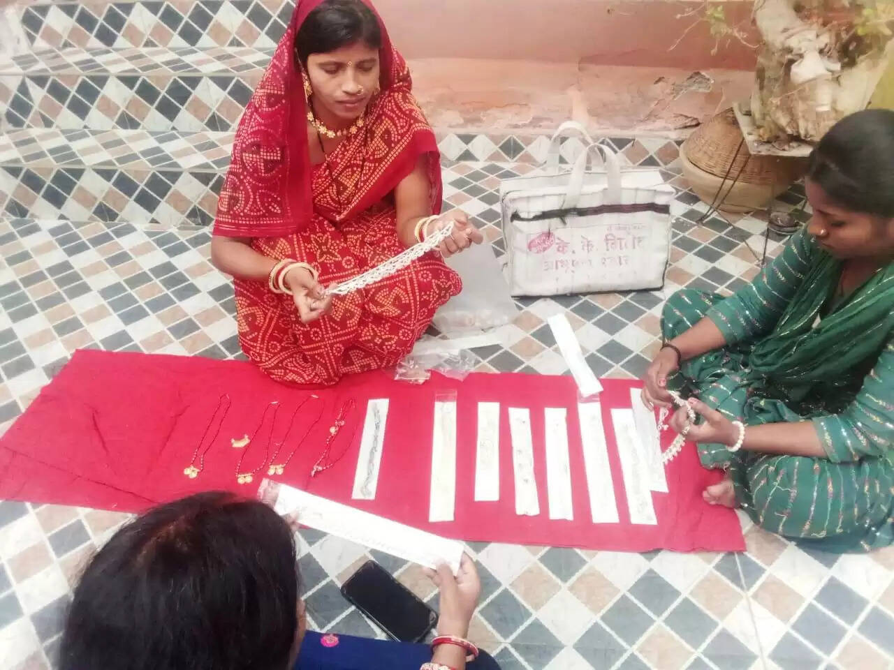 महतारी वंदन योजना से आत्मनिर्भरता की ओर कदम, आर्थिक सशक्तिकरण से बदलती महिलाओं की तस्वीर