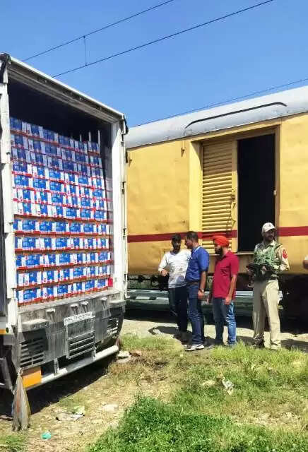 उत्तर रेलवे ने दीपावली-छठ पर दिल्ली क्षेत्र में पार्सल यातायात पर अस्थाई रोक लगाई