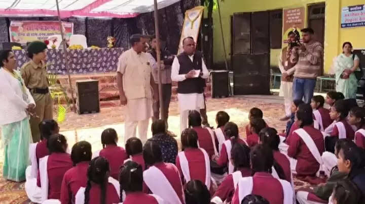 झाबुआ: स्नेह सम्मेलन बना कलह सम्मेलन; आमंत्रित नहीं किए जाने पर विधायक ने प्राचार्य को लिया आड़े हाथों