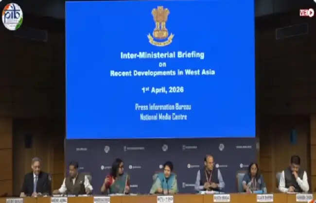 देश में तेल की कीमतें स्थिर, सरकार ने दिया पर्याप्त आपूर्ति का भरोसा