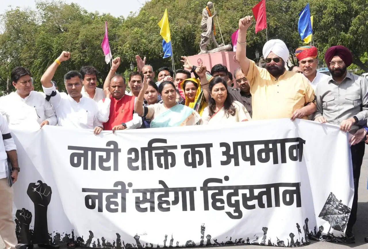 मुख्यमंत्री ने नारी शक्ति वंदन अधिनियम के प्रति जताया समर्थन , विपक्षी दलों के प्रयासों की निंदा