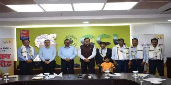 सीसीएल ने सम्मानित कर सेवानिवृत कर्मियों को दी विदाई