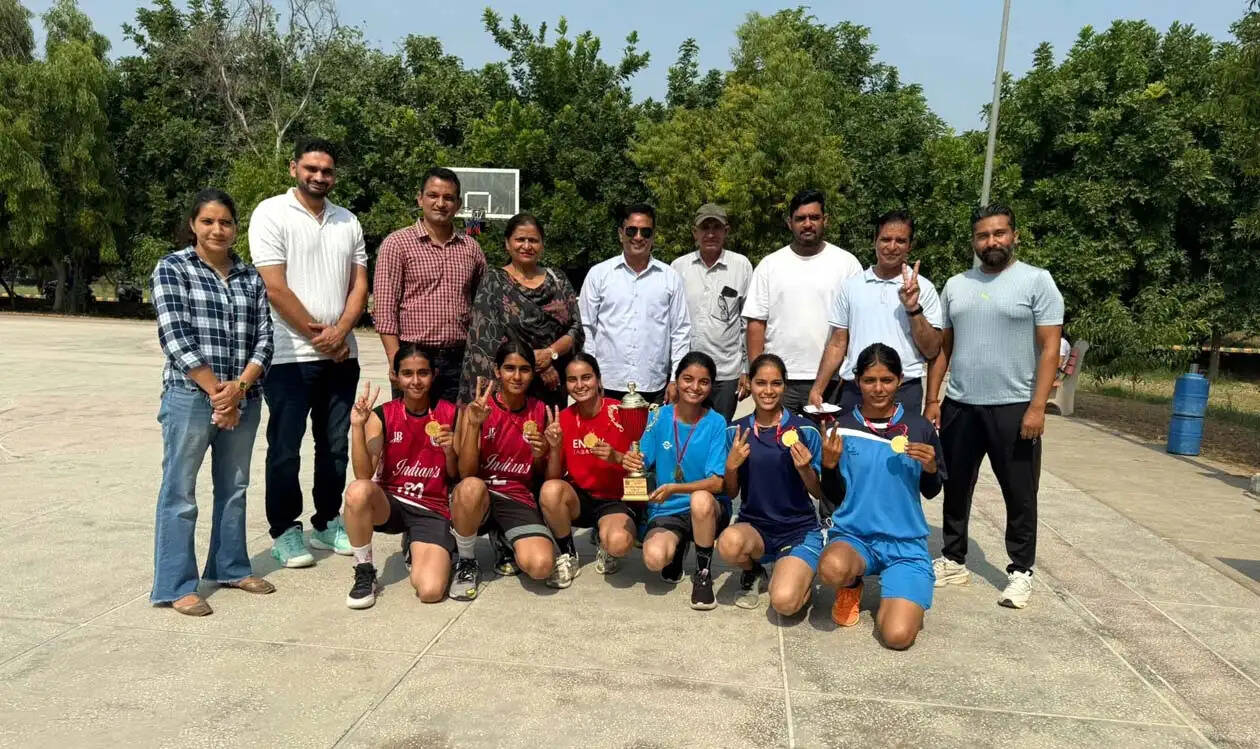 हिसार : सीआरएम जाट कॉलेज का बास्केटबॉल और हैंडबॉल प्रतियोगिताओं में दबदबा