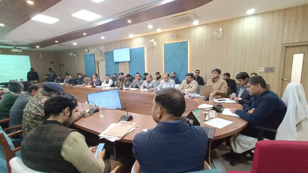 गोरखपुर महोत्सव 2026 की तैयारियों की समीक्षा, समय से सभी व्यवस्थाएं पूर्ण करने के निर्देश