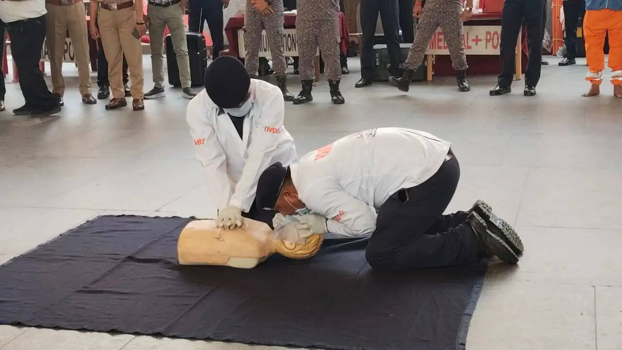 श्री काशी विश्वनाथ धाम में मॉक ड्रिल के जरिए परखी गई सुरक्षा व्यवस्था