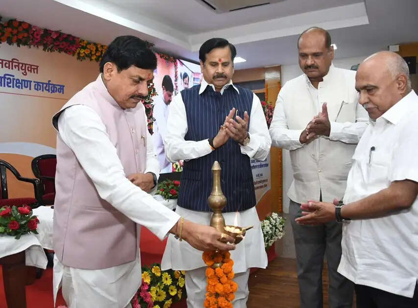 काम को पहले समझें, फिर बेहतर समन्वय से जनसेवा में जुटे नवनियुक्त पदाधिकारी : मुख्यमंत्री डॉ. यादव