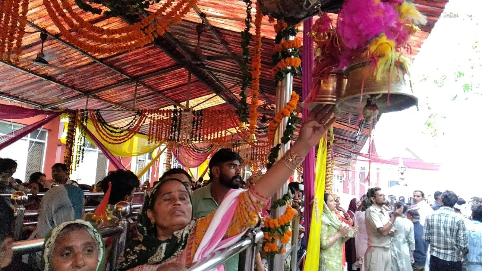 माता&nbsp; बाला सुंदरी त्रिलोकपुर मंदिर में पहुंचे 45 &nbsp;हजार श्रद्धालु&nbsp;