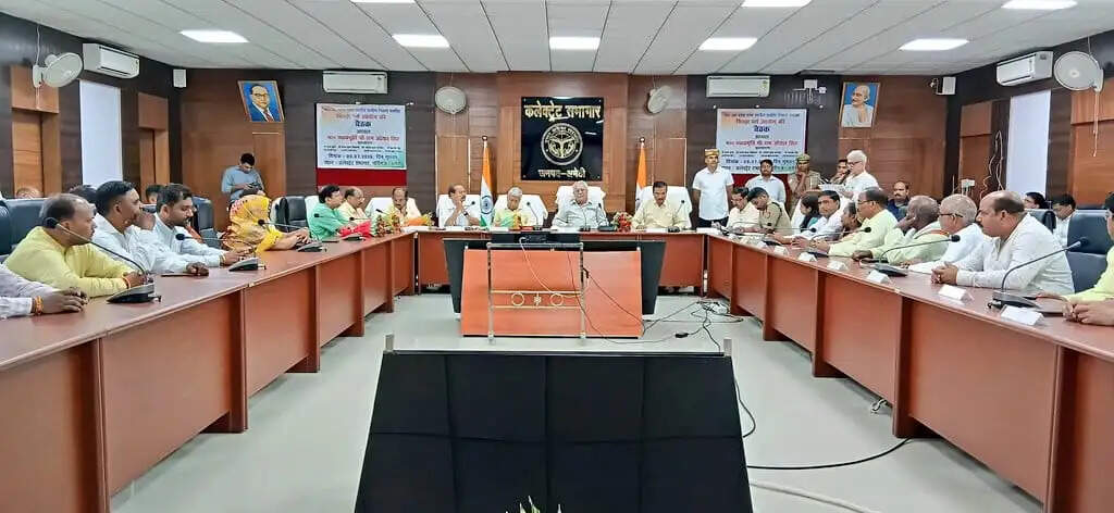 पिछड़ा वर्ग आयोग ने अमेठी में जुटाए आरक्षण संबंधी सुझाव