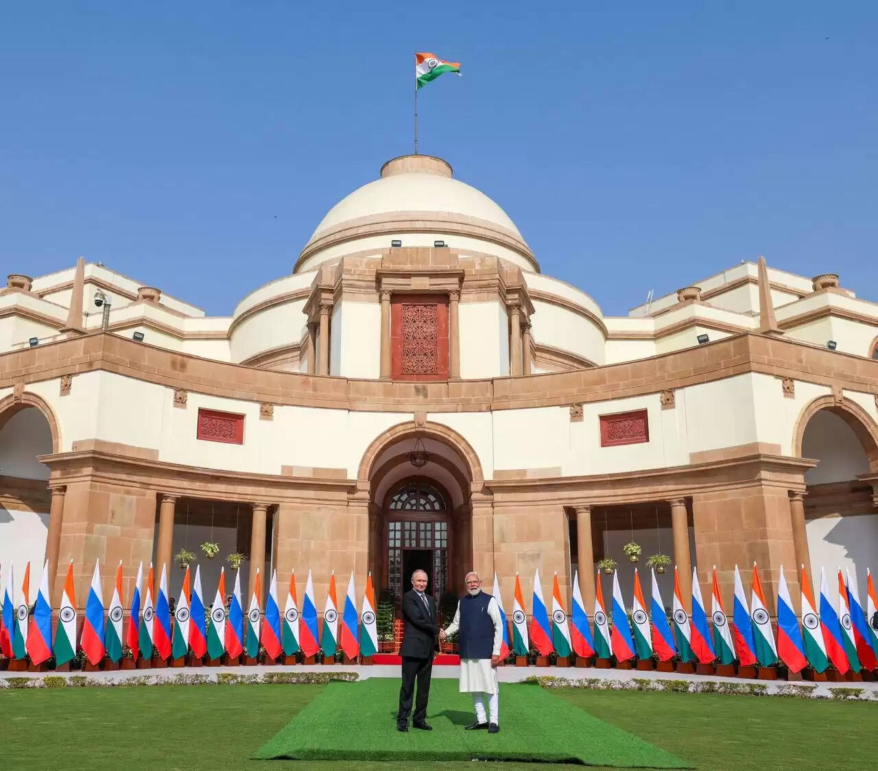 भारत-रूस द्विपक्षीय संबंधों को नई ऊंचाइयों तक ले जाने के लिए संकल्पबद्ध : मोदी