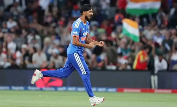अर्शदीप सिंह ने रचा इतिहास, एक कैलेंडर वर्ष में सबसे ज्यादा टी20 विकेट लेने वाले भारतीय गेंदबाज बने