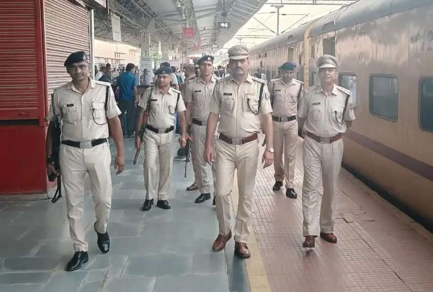 बीकानेर मंडल के स्टेशनों और ट्रेनों में सुरक्षा व्यवस्था मजबूत : रेलवे सुरक्षा बल हाई अलर्ट मोड पर