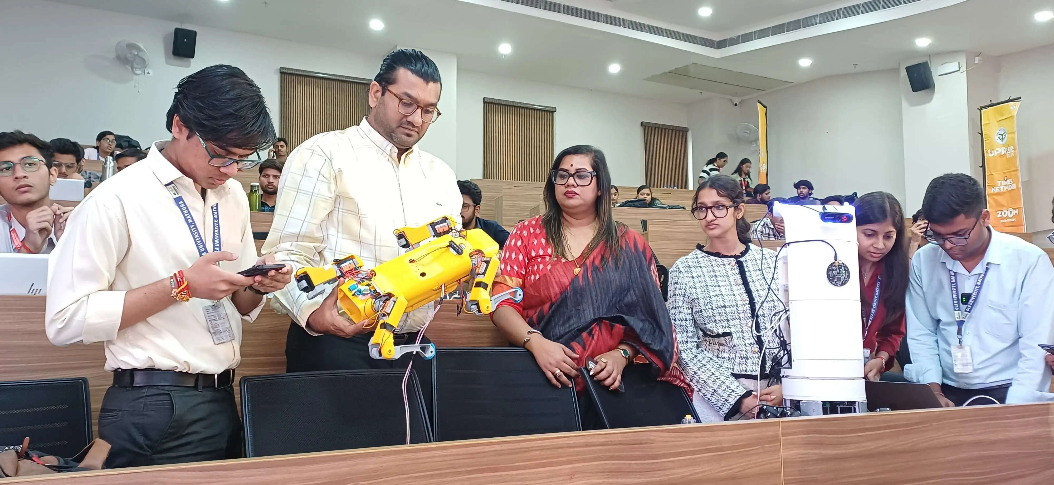 मथुरा में यूपी राइज 2026: युवाओं को जॉब क्रिएटर बनाने की सार्थक पहल