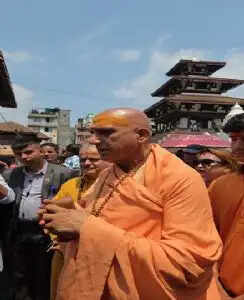 स्वामी अवधेशानन्द गिरी ने नेपाल में किए जीवित देवी कुमारी के दर्शन-पूजन