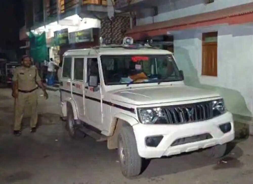 रायपुर&nbsp;:&nbsp;घर के सामने नशा करने से रोकने पर चाकूबाजी, तीन&nbsp;घायल,&nbsp;आराेपित&nbsp;पिता-पुत्र&nbsp;गिरफ्तार