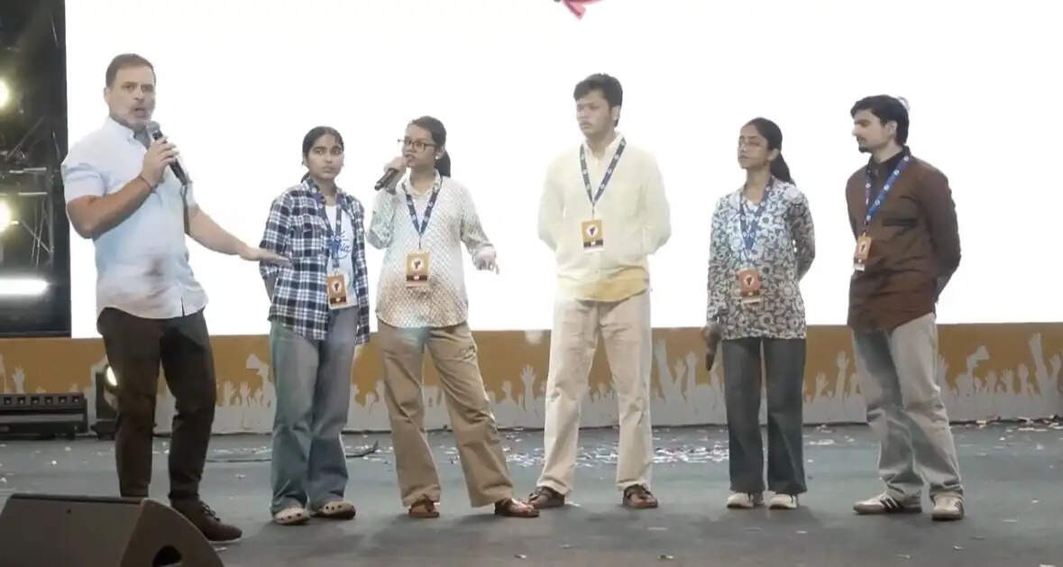 कोटा में 'छात्रों की गूंज' कार्यक्रम की शुरुआत कर बोले राहुल गांधी- मौजूदा शिक्षा प्रणाली रोजगार की गारंटी नहीं देती, पूरा तंत्र बदलना जरूरी