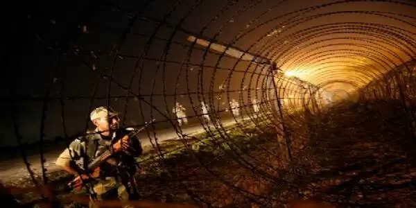 उडी में पास्तिानी गोलाबारी की चपेट में आने से एक महिला की मौत