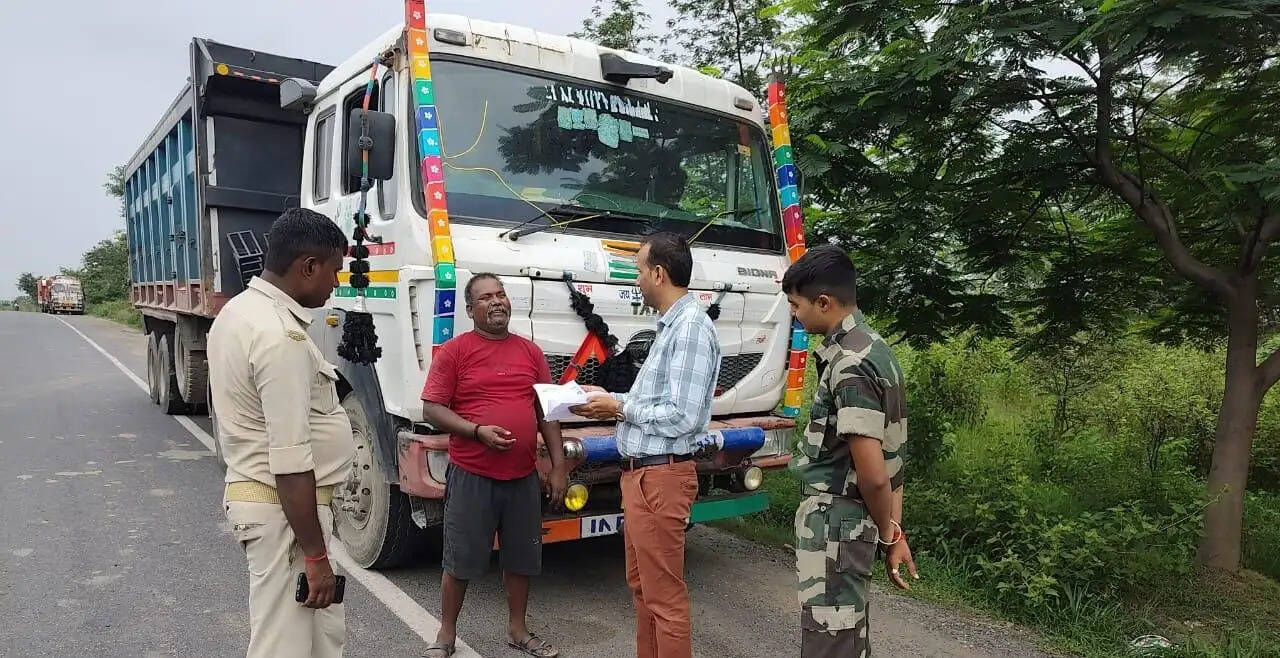 डीटीओ ने चलाया वाहन जांच अभियान, वसूला 41 हजार जुर्माना