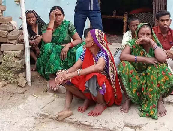 वाराणसी : पारिवारिक विवाद में बड़े भाई को छोटे भाइयों ने लाठी-डंडों से पीटा, मौत