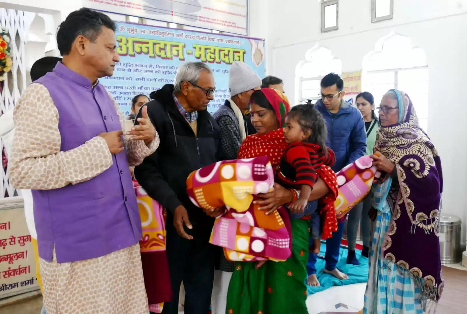 गायत्री शक्तिपीठ में परिष्कार सत्र व कंबल वितरण कार्यक्रम आयोजित