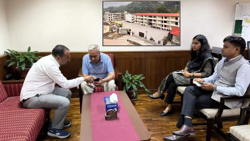 नेपाल : जिस विद्यालय के १६०० बच्चे को बचाया गया उस विद्यालय का भवन भारत सरकार के तरफ से बनाया जाएगा