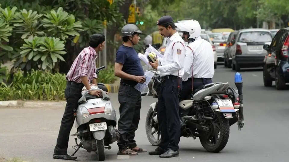 मुरादाबाद में 11 हजार वाहनाें का तीन से पांच बार हो चुका है चालान