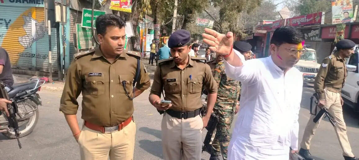 सीवान पुलिस होली पर सख्ती: एसपी ने किया थानों का औचक निरीक्षण
