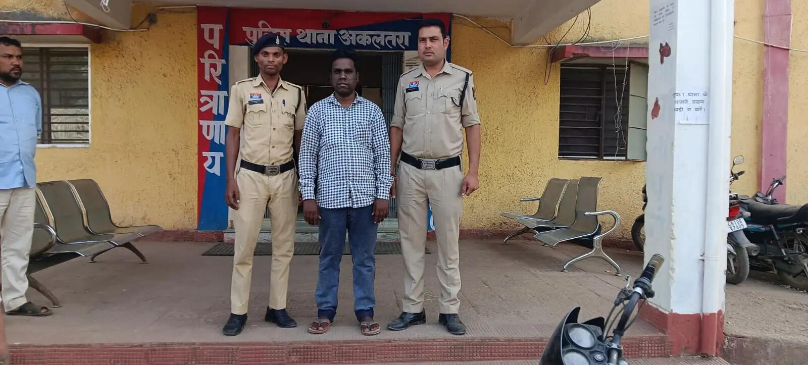 जांजगीर : दो साल से फरार स्थायी वारंटी गिरफ्तार