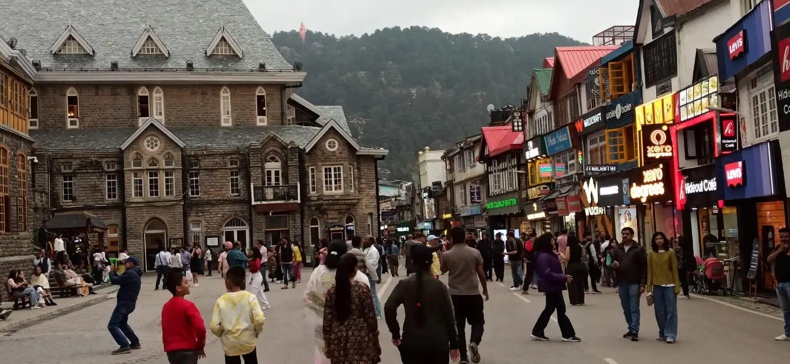 हिमाचल में फिर बिगड़ा मौसम, कई जगह बारिश-तूफान, पहाड़ों पर बर्फ़बारी