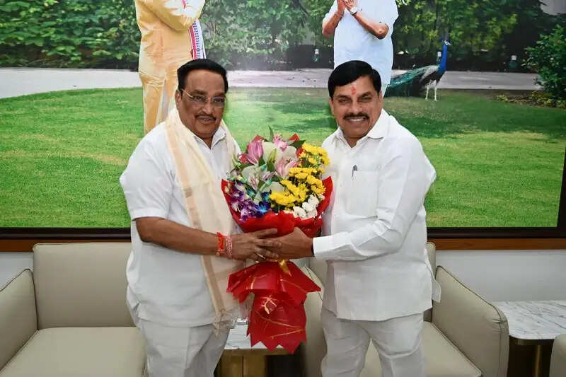 केंद्रीय जल शक्ति मंत्री पाटिल से मिले मप्र के मुख्यमंत्री, राज्य से जुड़े महत्वपूर्ण विषयों पर हुई चर्चा