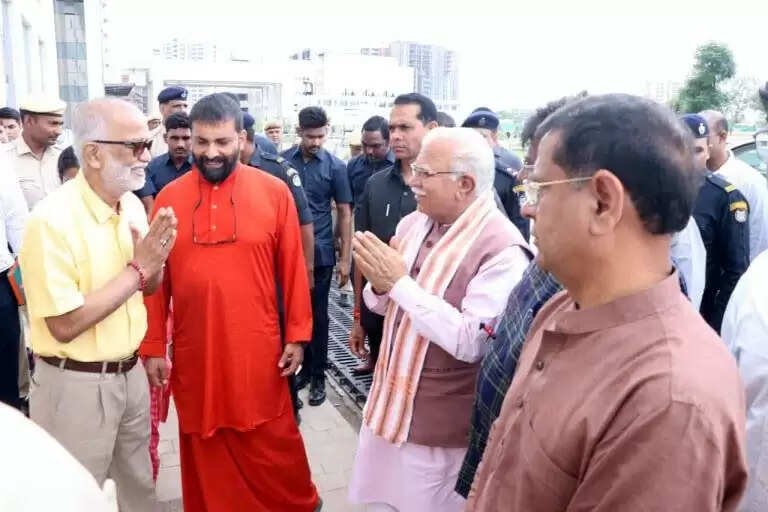 फरीदाबाद:मुख्यमंत्री मनोहर लाल ने किया मां अमृता हॉस्पिटल का दौरा