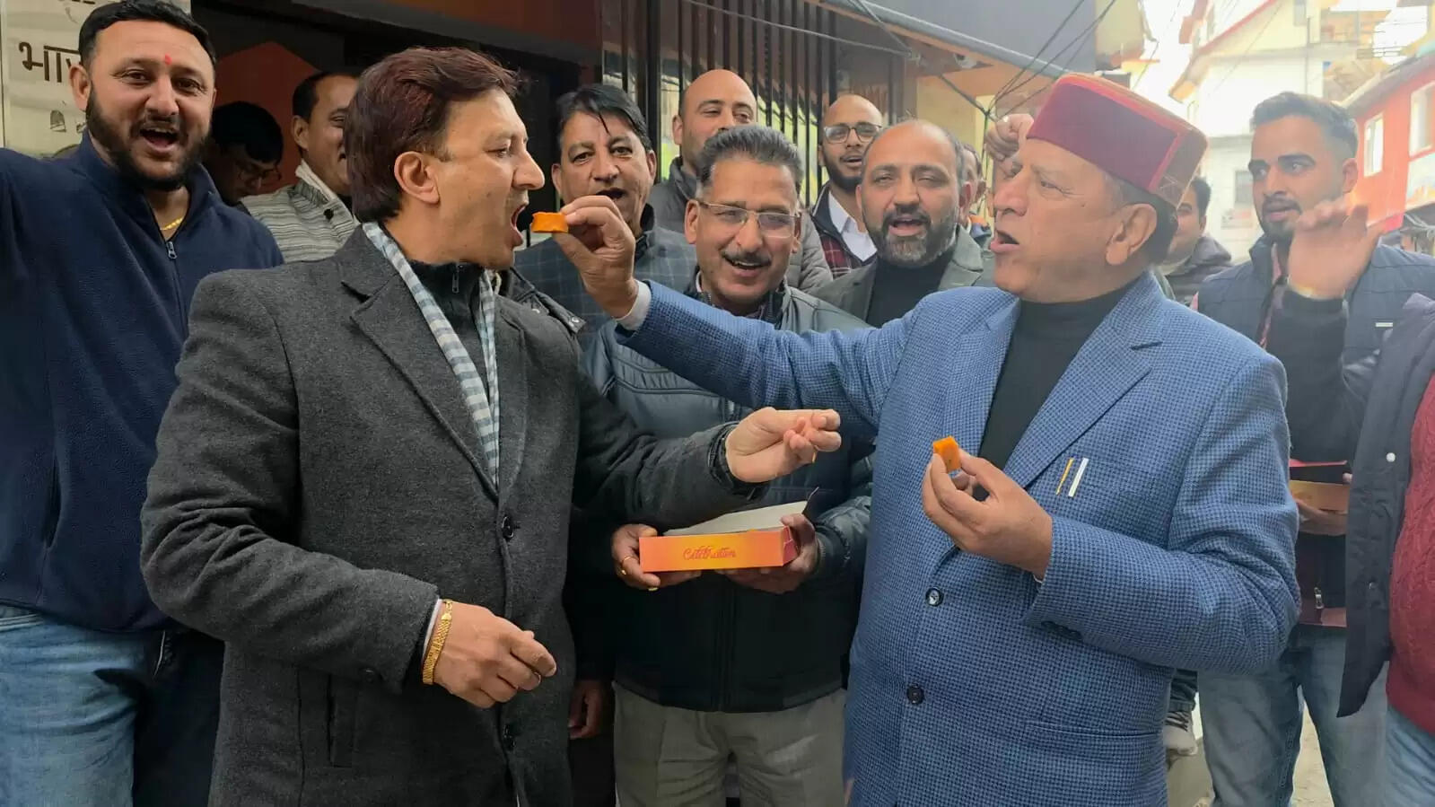 नगर निगम चुनाव में भाजपा की जीत पर शिमला में जश्न