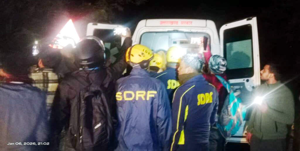 नैनीताल के हनुमानगढ़ी में कार दुर्घटना, पांच घायल