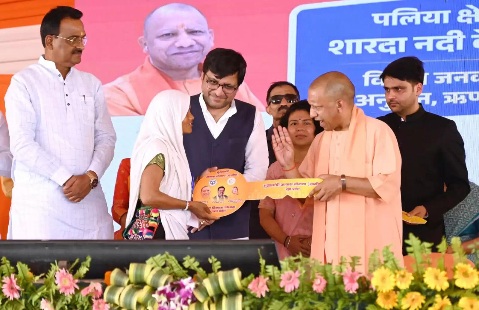 जो जिस भाषा में समझेगा, उसी भाषा में जवाब देगा भारत : याेगी आदित्यनाथ