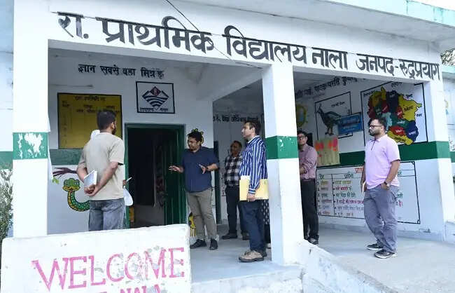 निर्वाचन आयोग के दल ने रुद्रप्रयाग में एसआईआर अभियान का लिया जायजा