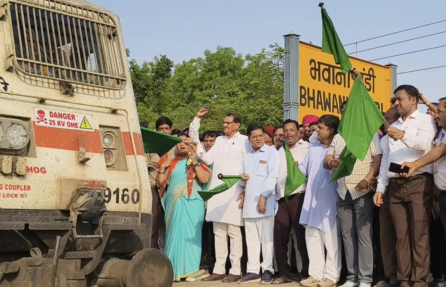 भवानी मंडी स्टेशन पर गरबा एक्सप्रेस का नया ठहराव शुरू
