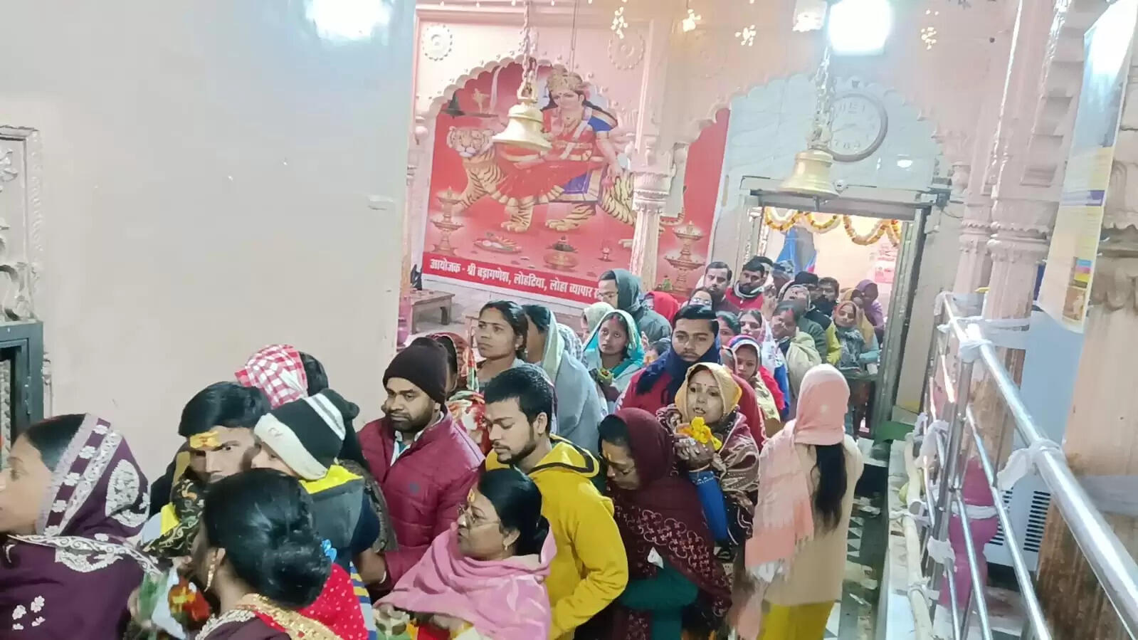 माघ मास के गणेश चतुर्थी पर बड़ागणेश दरबार में आस्था का सैलाब,कबीरचौरा तक कतार