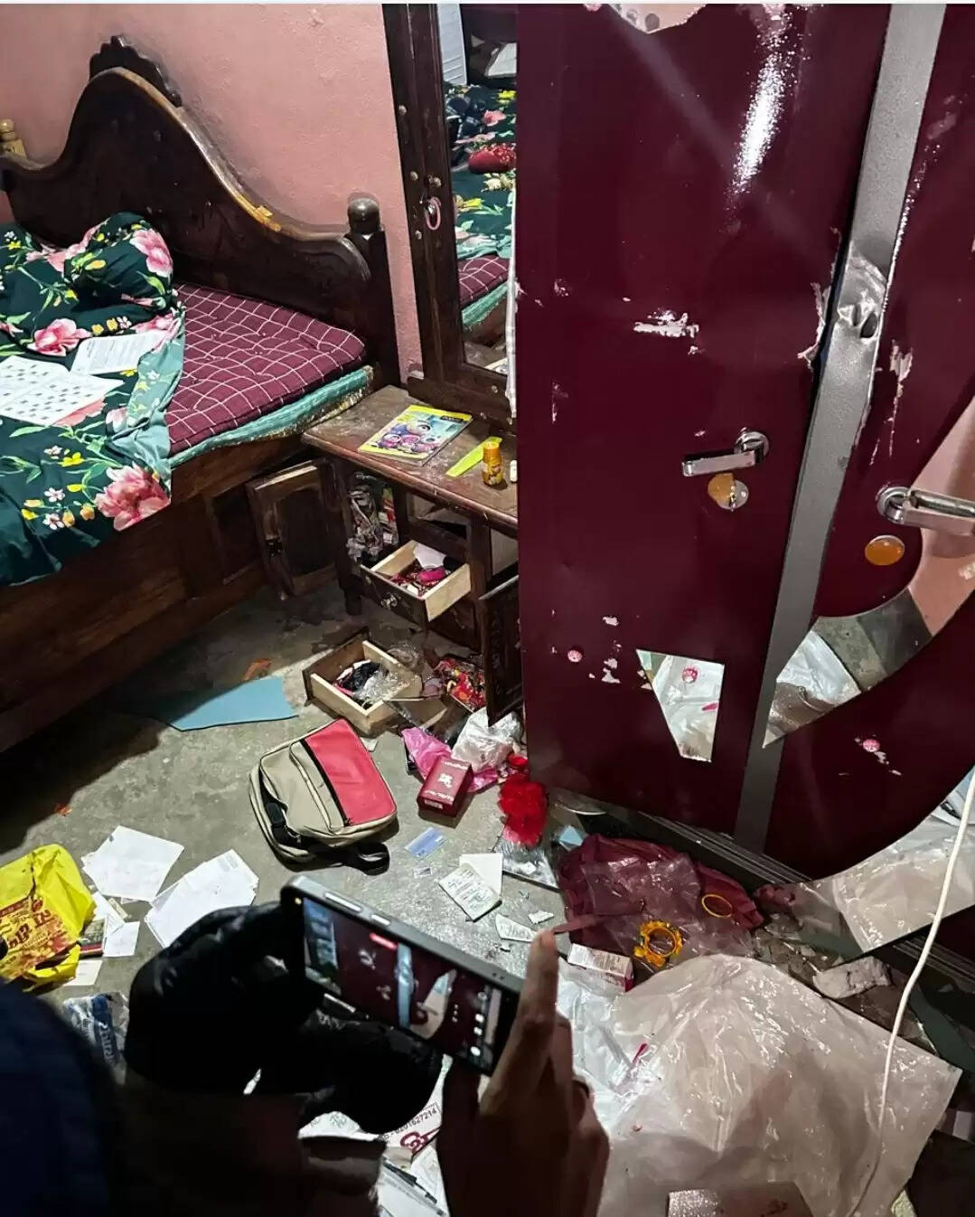 सारण में बेखौफ अपराधियों ने मचाया तांडव, 50 लाख की डकैती