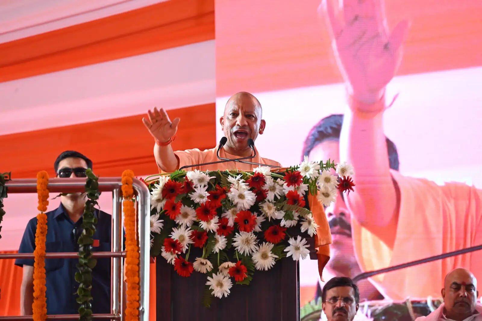सपा और शिक्षा कभी न मिलने वाले नदी के दो छोर: मुख्यमंत्री